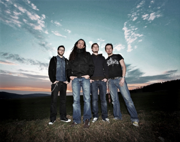 Von links nach Rechts: Lars Bischoff (guitars), Ferdinando Reinl (vocals), Philip Niebisch (bass), Mike Mueller (drums)